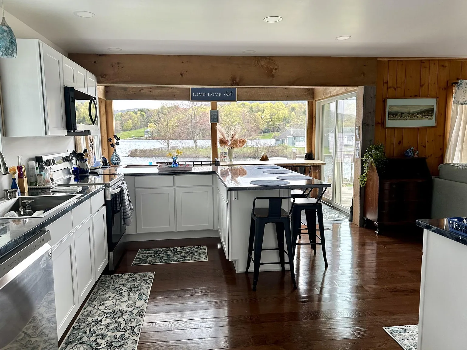 210 Shore Rd — Photo 4