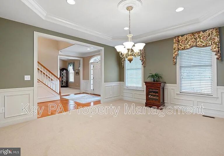 155 Harrogate Dr — Photo 14