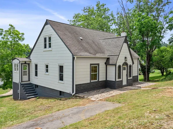 418 N Mitchell Ave, Bakersville, NC 28705