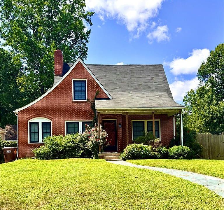 1st image of 923 N Rotary Dr