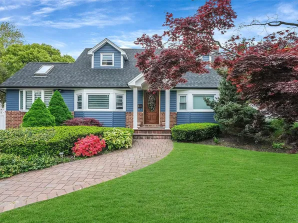 7 Fox Lane, Commack, NY 11725