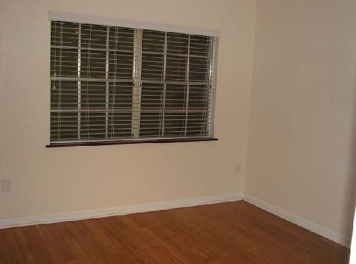 3rd image of 3119 W Deleon St #27
