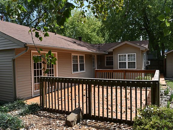 4th image of 2216 Dickey Dr