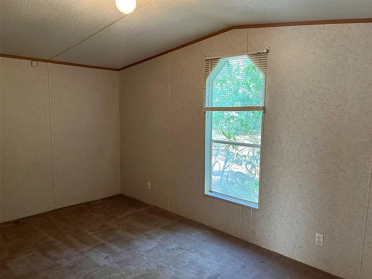 10429 Hudson Ave — Photo 15
