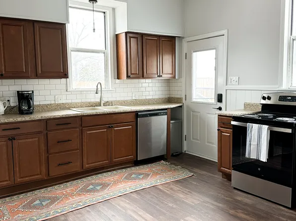 422 S Willow Rd, Evansville, IN 47714