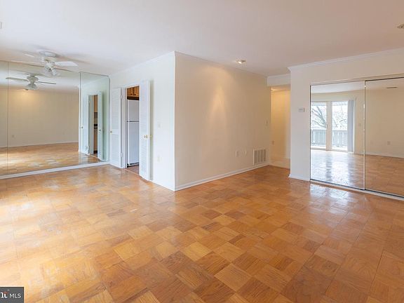 5th image of 120 Cross Keys Rd Unit E