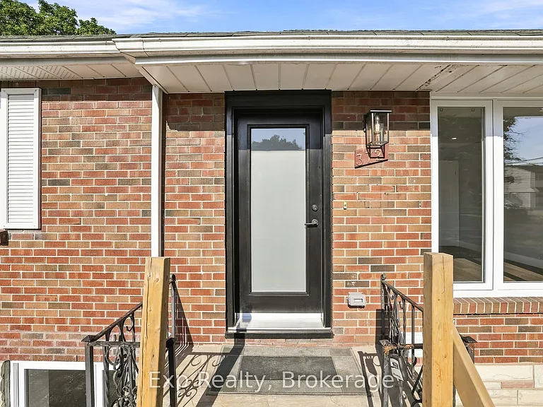 372 Major St #A — Photo 3