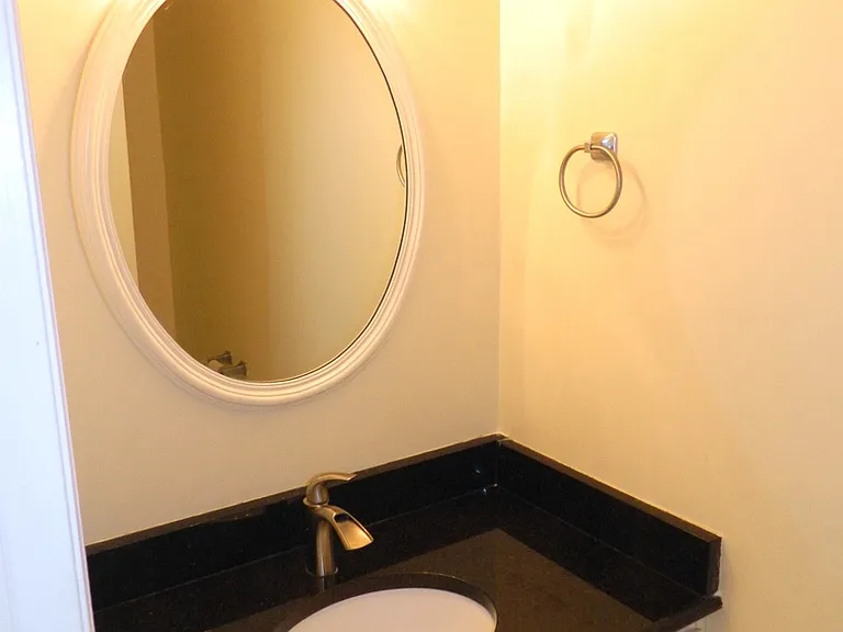 407 Folkstone Cir — Photo 8