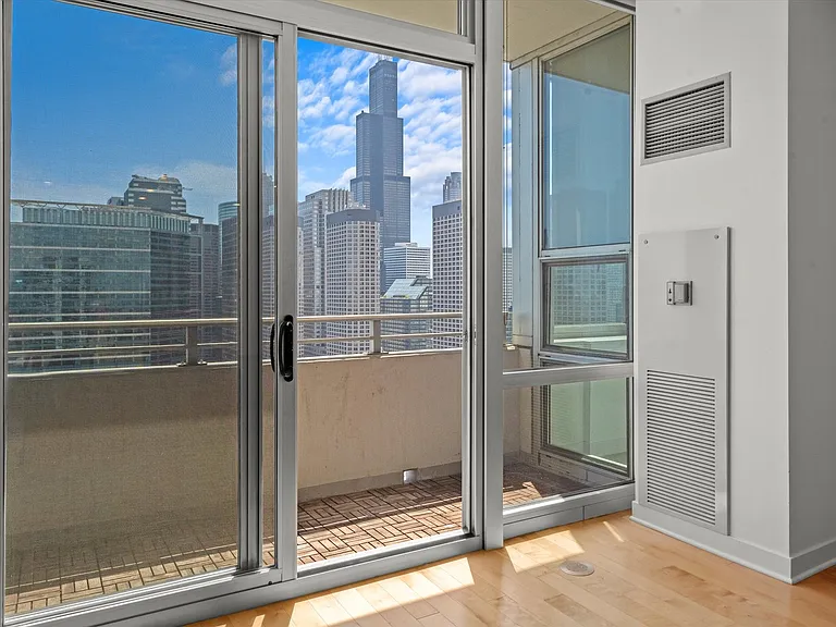 737 W Washington Blvd #2804 — Photo 4