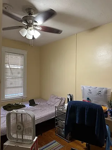 4 bed, 9999 sqft, $3,400 — Photo 2
