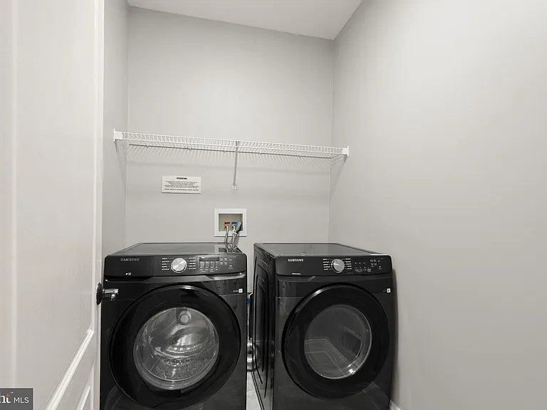 242 N Summit Ave #21 — Photo 50