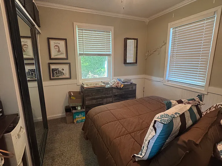Sheridan Dr — Photo 10