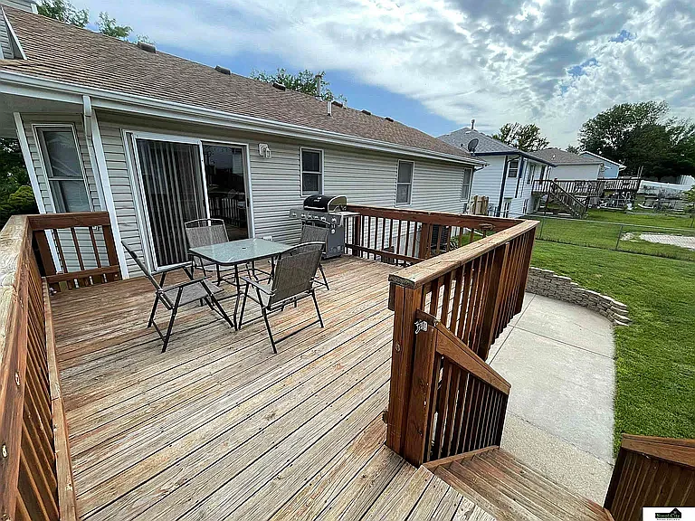 816 Mary Ct — Photo 4