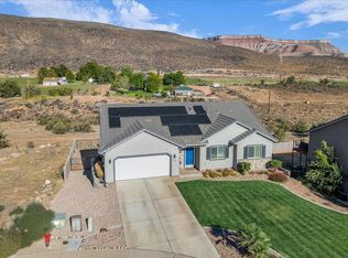 715 S Peachtree Dr, Toquerville, UT 84774