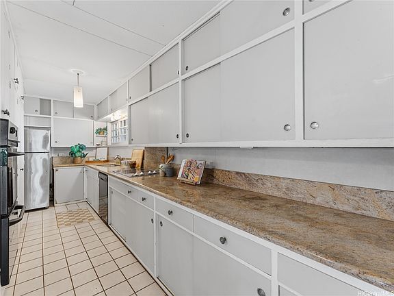 4th image of 313 Anolani St