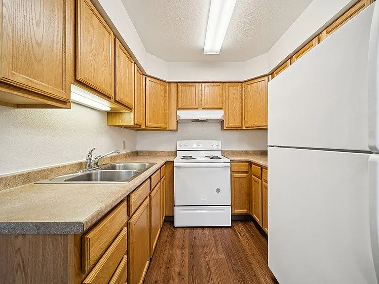 903 Cook Ave — Photo 7