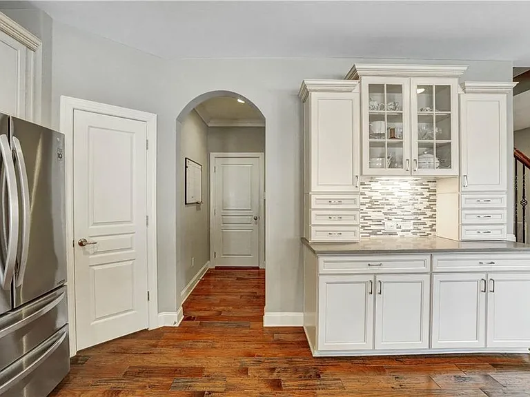 633 Leland Pkwy — Photo 18