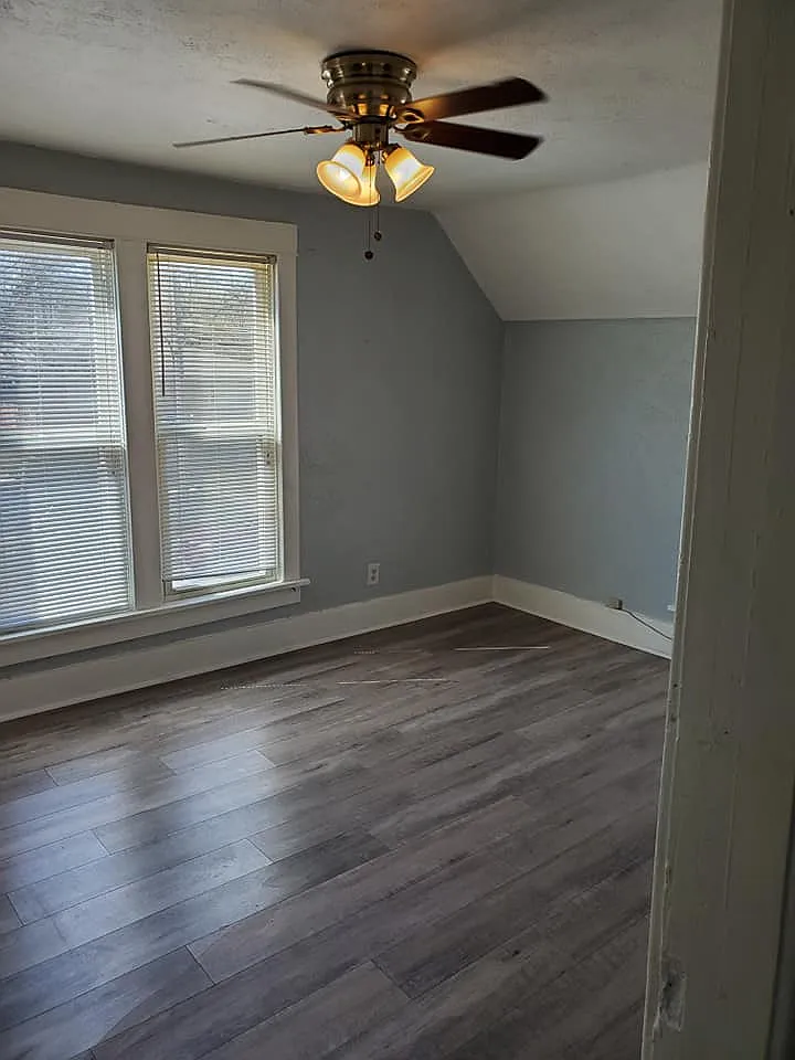 Building Photo - 4930 Cleveland Ave #4
