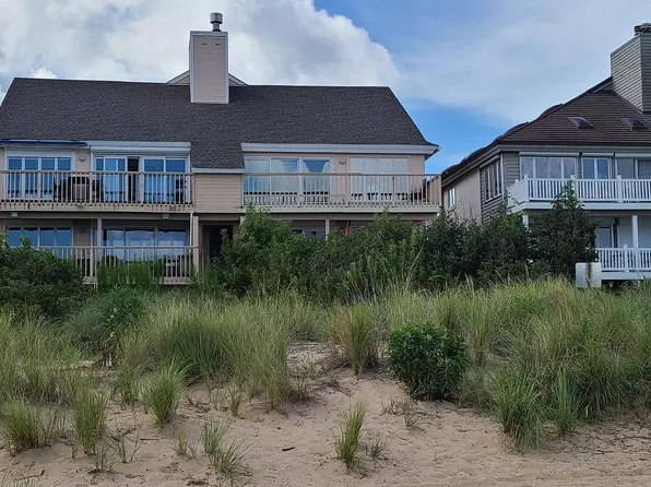 2828 Charlemagne Dr, Virginia Beach, VA 23451
