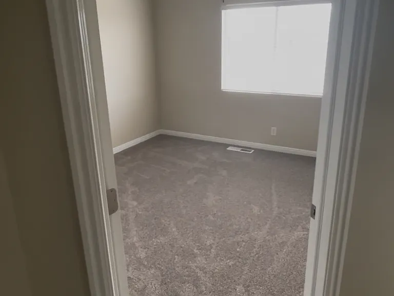 2435 N Charleston Ave — Photo 11