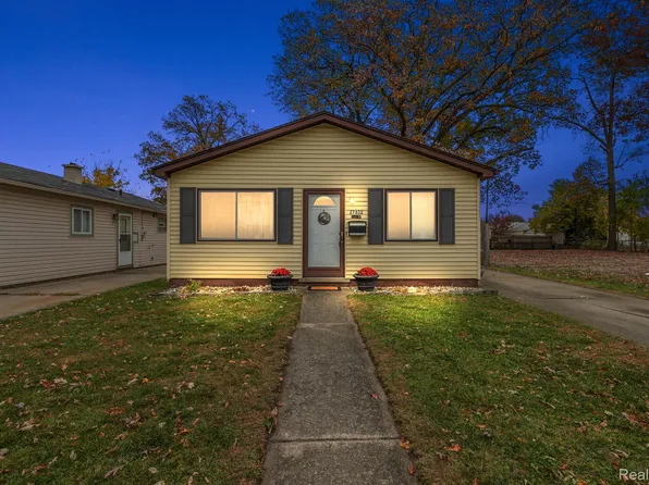 27832 Groveland St, Madison Heights, MI 48071
