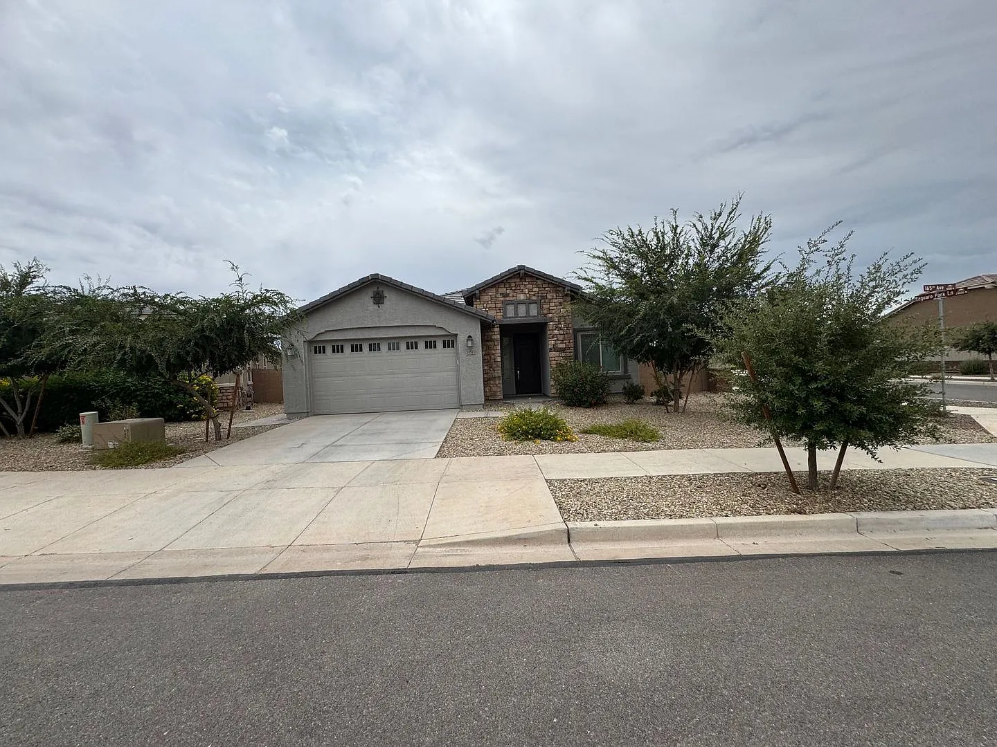 Beautiful Surprise Home: 4 Bd, 3 Ba — Photo 2