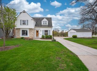 4947 W Vollmer Ave, Greenfield, WI 53219