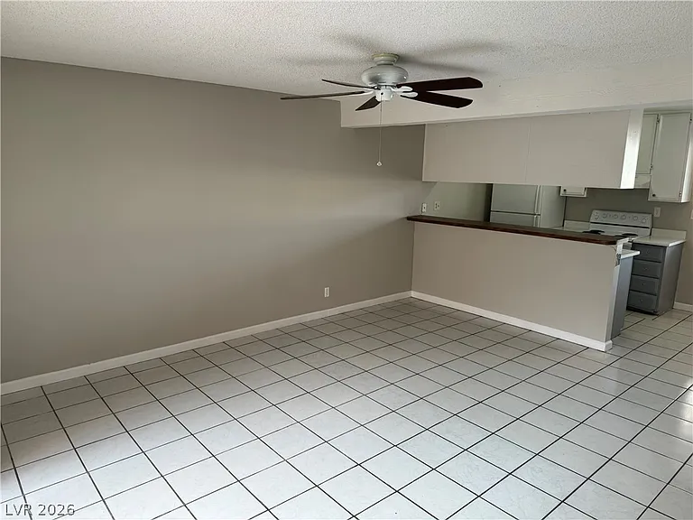 2158 E Desert Inn Rd — Photo 7