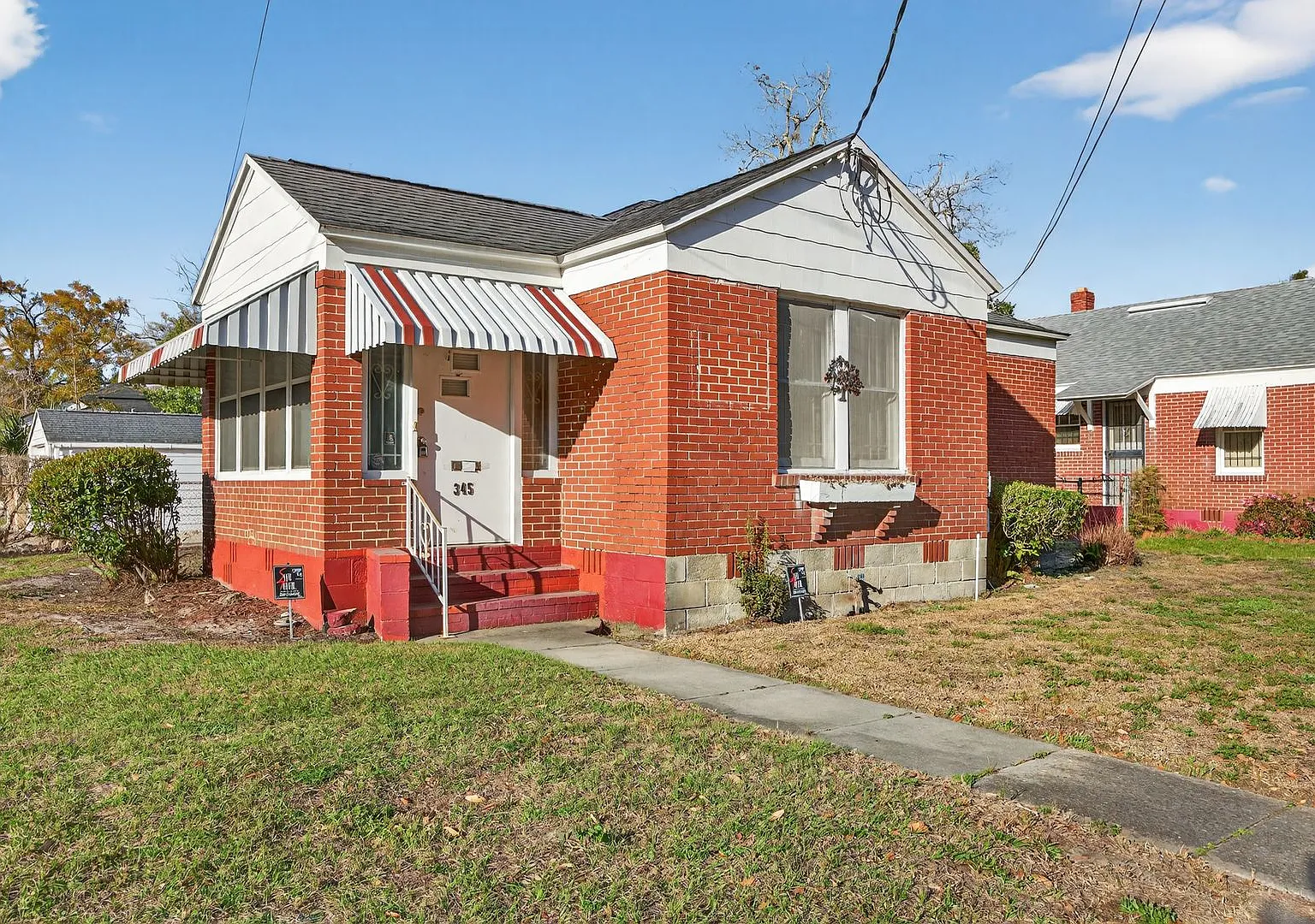 Spacious 3-Bedroom Corner Home with Garage & Private Courtyard — Photo 1