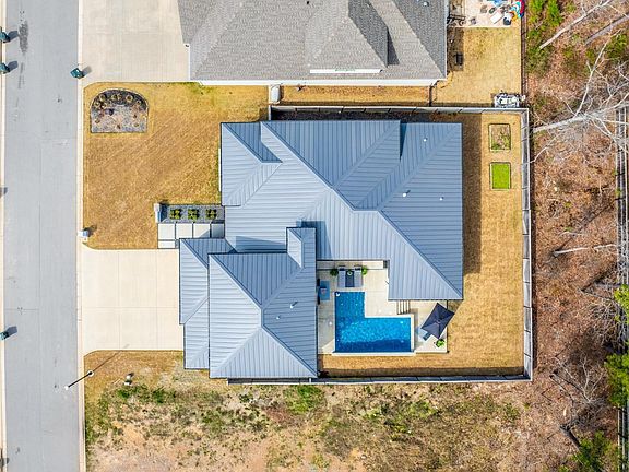4th image of 304 Ensbury Dr