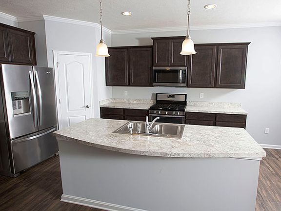 3rd image of 262 Saint Regis Dr