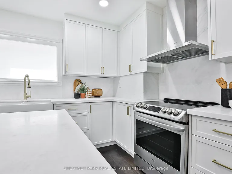 1341 Dupont St — Photo 11
