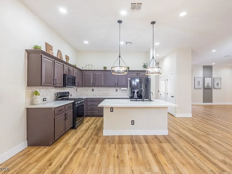 8217 Cabin Springs Ave — Photo 9