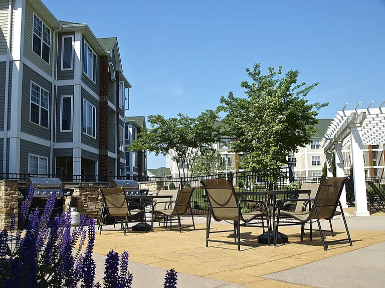 Rivermont Crossing Townhomes & Apartments — Photo 18