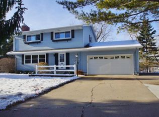 1038 Arbogast St, Shoreview, MN 55126
