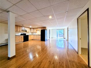 196 Angell Rd FLOOR 1, Lincoln, RI 02865