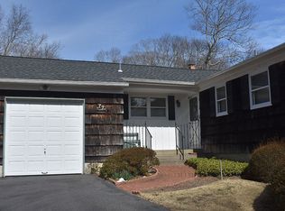 77 Roses Grove Rd, Southampton, NY 11968