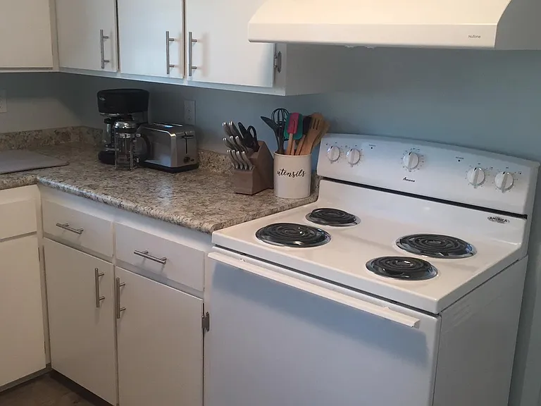 17 Sunset Ave — Photo 12