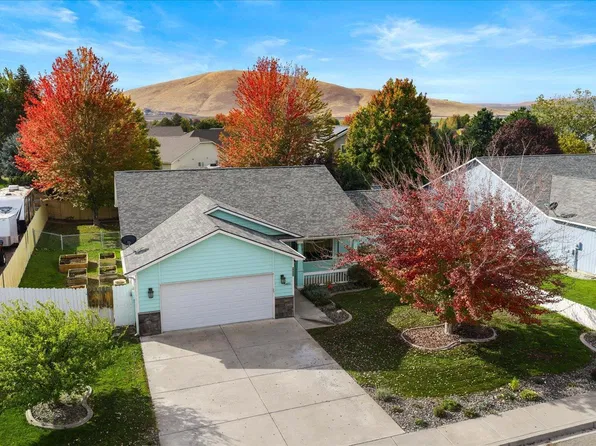 5401 Seahawk Dr, West Richland, WA 99353
