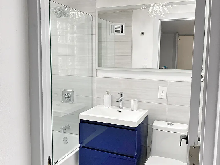 W 46th Pl — Photo 7
