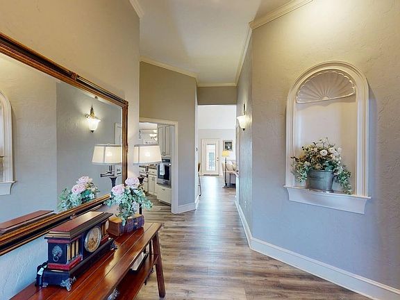 4th image of 1805 Meaghan Cv