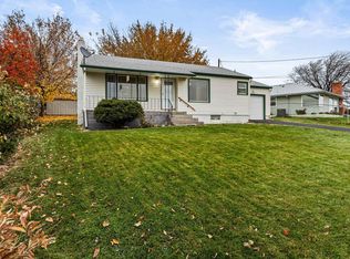 4205 E Hillcrest Dr, Yakima, WA
