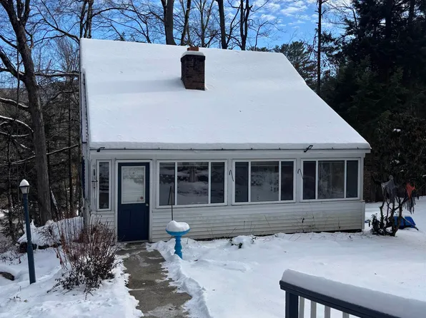 17 Henry Hill, Stamford, VT 05352