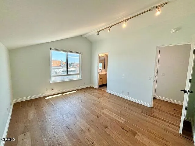 108 Los Feliz St — Photo 29