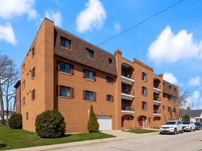 430 Lake View Ave APT 2B, Highwood, IL, 60040
