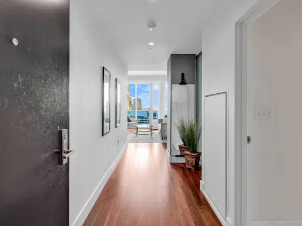 737 Olive Way APT 3210, Seattle, WA 98101