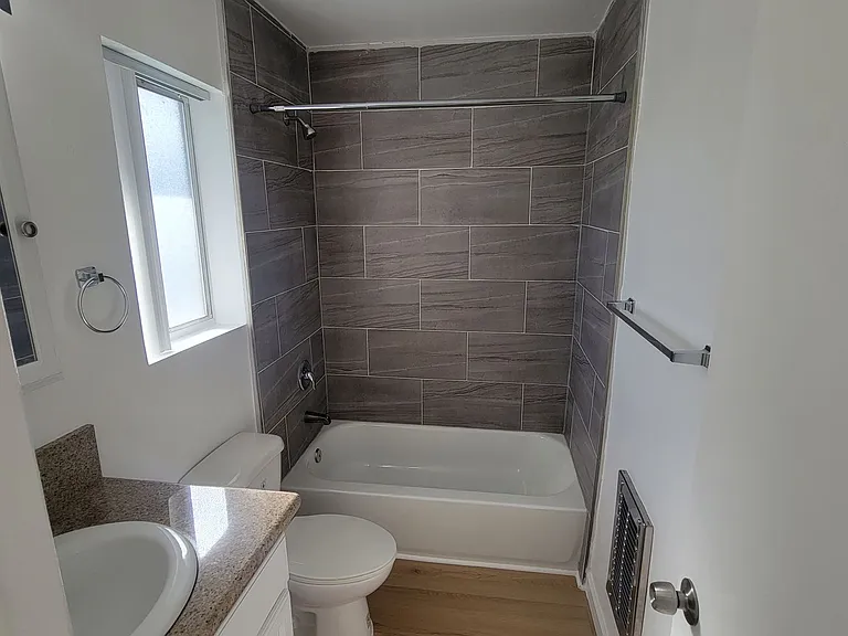 6336 Tujunga Ave — Photo 15