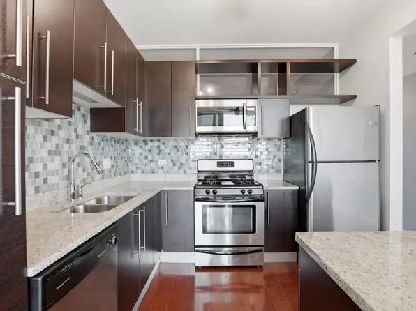 225 S Sangamon Ave #808, Chicago, IL 60607