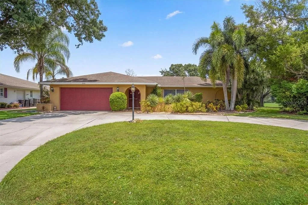 3 bed, 2.0 bath, 2098 sqft, $6,000 — Photo 1