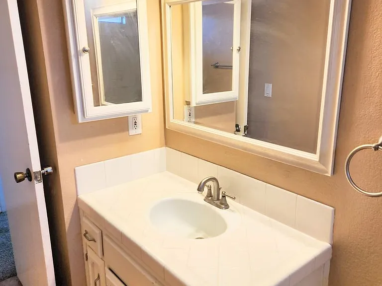 668 Victoria Way — Photo 9